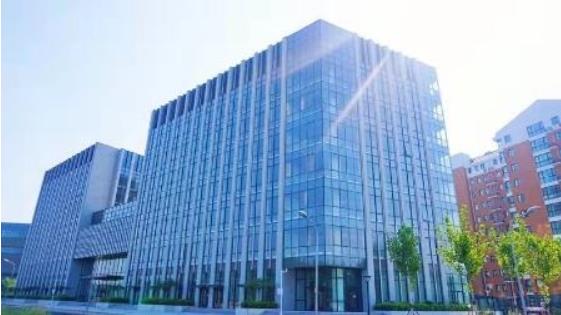 北京寫字樓市場租賃成交出現(xiàn)小幅下滑，目前出售面積高于出租面積